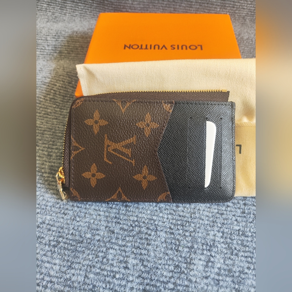 Louis Vuitton Recto Verso Card Holder - Picture 4 of 6